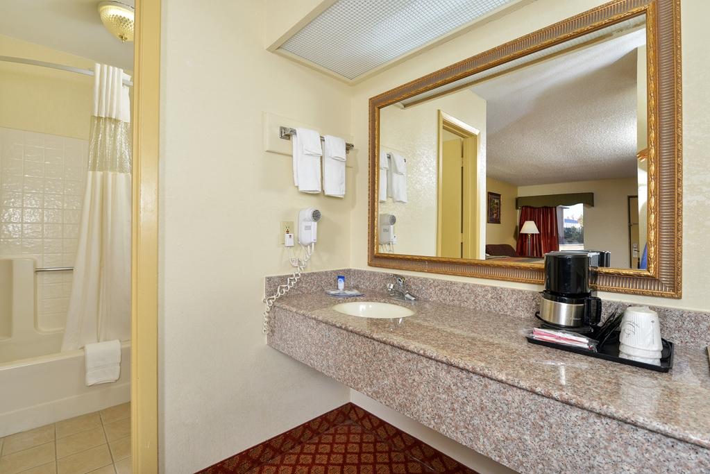 Americas Best Value Inn - Brookhaven Exterior photo