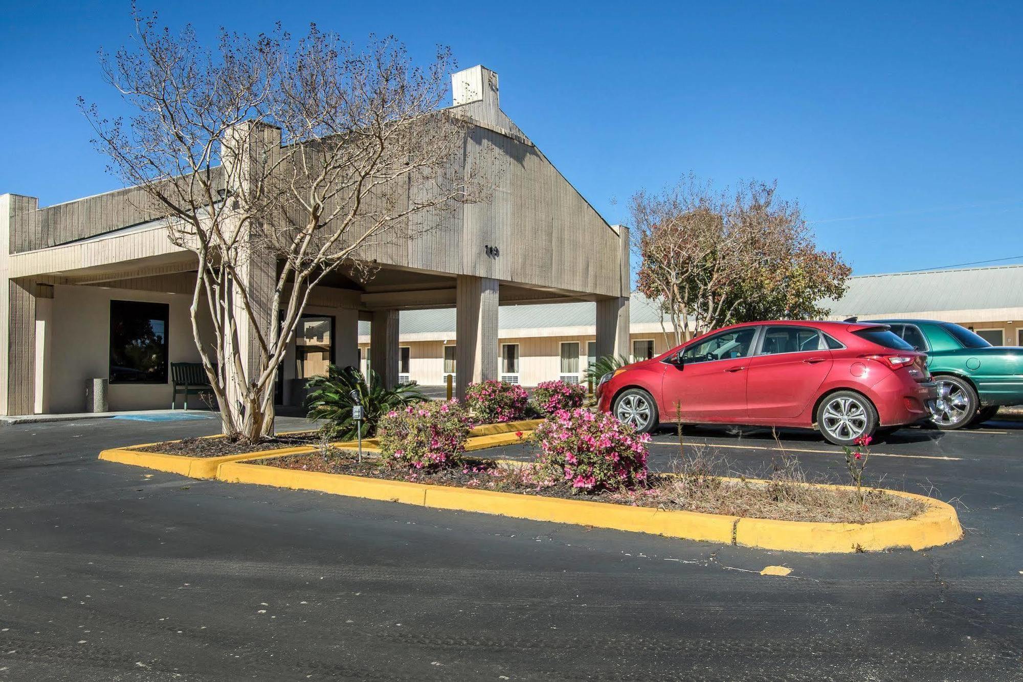 Americas Best Value Inn - Brookhaven Exterior photo